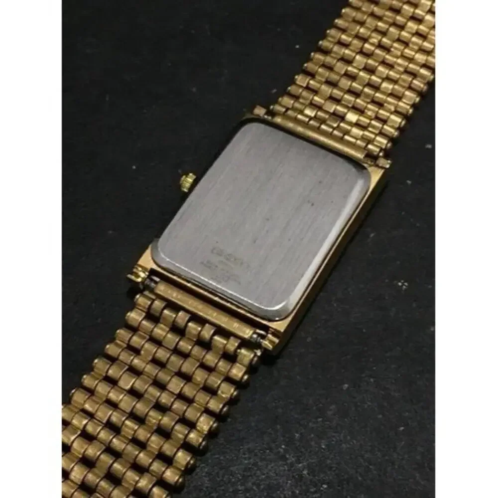 Vintage Style Seiko Quartz Mens Gold Watch & White accents W/ Metal Strap